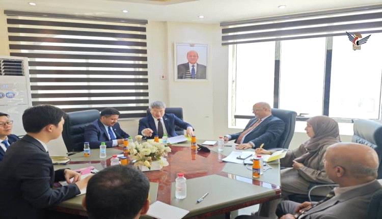 وزير التخطيط والسفير الكوري يبحثان تعزيز التعاون التنموي واستئناف البرامج المشتركة
