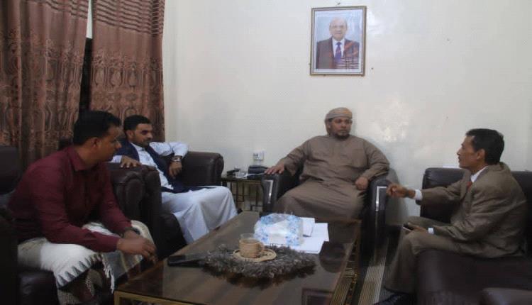 محافظ سقطرى يلتقي مدير فرع بنك التسليف التعاوني الزراعي ويؤكد أهمية تطوير الخدمات المصرفية في المحافظة