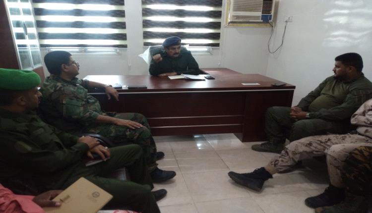 نائب مدير أمن لحج يجتمع بقيادات الشرط لتعزيز الخطة الأمنية والاستقرار في المحافظة