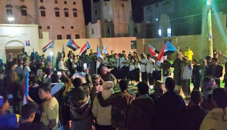 رئيس تنفيذية انتقالي شبوة يشارك أبناء عتق احتفالهم بالذكرى الـ58 لعيد الاستقلال الوطني