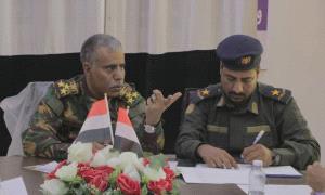 مدير أمن المهرة يبحث مع عُقّال الحارات سُبل التنسيق وآلية حصر بيانات الساكنين