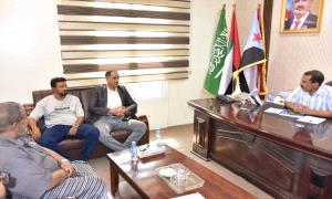 رئيس تنفيذية انتقالي حضرموت يطّلع على أوضاع أسر الشهداء والجرحى ويؤكد أهمية رعايتهم والاهتمام بهم
