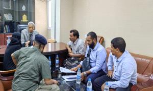 محافظ لحج يلتقي ممثلي مؤسسة الثواب الخيرية لمناقشة بناء خزان مياه وغرف سكنية في تبن