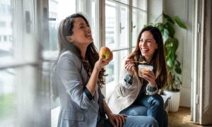 هذه الأطعمة تجعل رائحتك أكثر جاذبية..