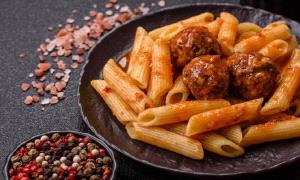 انتفاخ وثقل بعد الغداء؟.. إليك تفسير العلم الحديث
