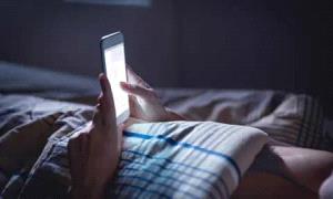 "جيل Z" والإجهاد الرقمي.. معضلة النوم في عصر الإنترنت