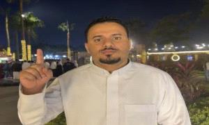 فنان يفضح معاناة التجار تحت حكم الحو..ثي!
