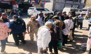 مدير عام الشعيب ورئيس انتقالي المديريه يتفقدان سير العمل في مشروع بناء ادارة الامن الجديده . 
