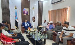 فريق التوجيه والرقابة الرئاسي يلتقي إدارة نادي الجزع الثقافي الرياضي بمديرية الغيضة