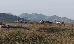 اشتـ.ـباكات عنيـ.ـفة بين قوات طارق صالح وقوات تتبع محور تعز في الوازعية