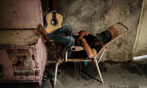 احذر أوضاع النوم الخاطئة لتتجنب مشكلات العمود الفقري