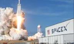 سبيس إكس تطلق 29 قمراً جديداً لتعزيز شبكة ستارلينك العالمية