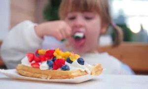 سُمنة الأطفال.. النظام الغذائي والنشاط البدني الحل الأمثل