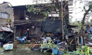 مـ.ـقتل 2 مع اقتراب الإعصار فونج وونج من اليابسة في الفلبين