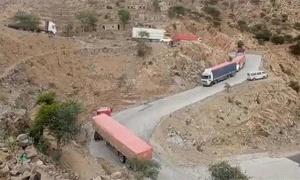 توقف حركة السير بشمالي لحج بعد تعطل شاحنة