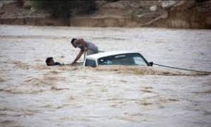 هطول للأمطار يتسبب في فيضانات بمناطق من إيـ.ـران بعد أشهر من الجفاف