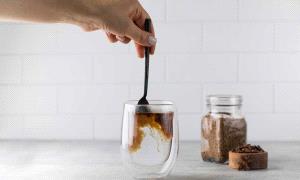 صدمة لمحبي القهوة السريعة.. دراسة تربطها بفقدان البصر
