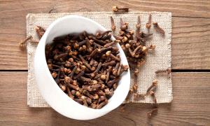 لا تستهن بحبّة القرنفل.. سلاحك الطبيعي لمحاربة الالتهابات