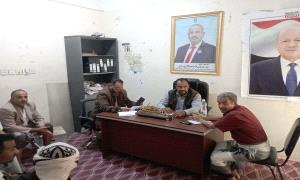 مدير عام قعطبة بكر الشاعري يبحث سبل بدء العمل في مشروع مجاري المركزي وادي شداد بمدينة قعطبة