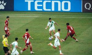 على طريقة فينيسيوس.. نجم الأهلي السعودي يعترض على استبداله أمام الشارقة 