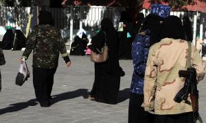 اعتـ.ـقالات وقـ.ـمع وحرمان.. المرأة اليمنية عنوان صمود مأساوي