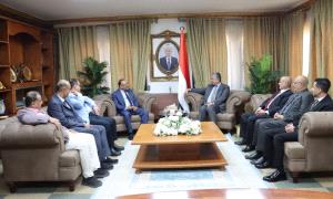 وزير النقل يلتقي سفير بلادنا في مصر ويبحث معه أوجه التعاون والتنسيق بين الوزارة والسفارة 