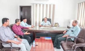 مدير عام بروم ميفع يناقش مع مديري "هيئة الأراضي" و"الأشغال العامة" بالمديرية عدد من القضايا والمستجدات