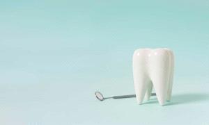 كيف يؤثر النظام الغذائي والإجهاد في صحة الفم؟