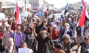 المحفد تحتفي بالذكرى الـ58 لعيد الاستقلال الوطني بمسيرة جماهيرية ومهرجان خطابي 