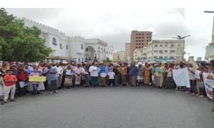 معلمو وادي وصحراء حضرموت يعلّقون الإضراب جزئيًا