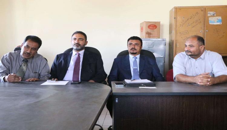 فريق التوجيه والرقابة الرئاسي يلتقي قيادة السلطة المحلية بمديرية الضالع

