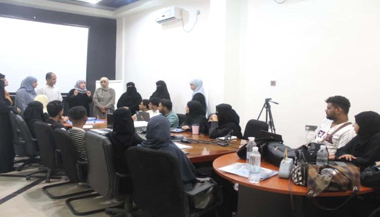 مديرة مركز دراسات المرأة د. هدى علوي تحتفي بإطلاق مشروع الإبداع نحو السلام
