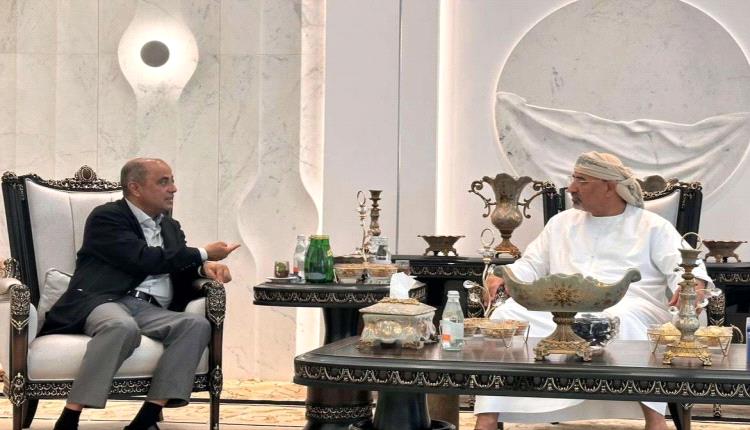 الرئيس الزُبيدي يلتقي رئيس الوزراء سالم بن بريك في أبوظبي
