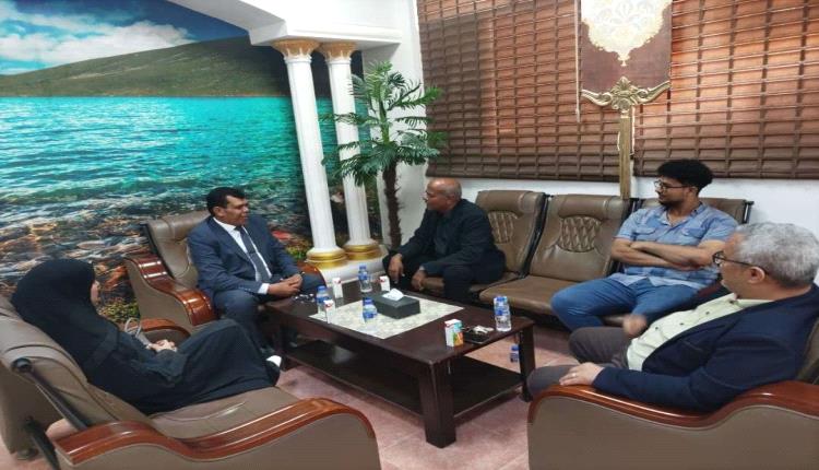 هيئة التعليم والشباب تبحث سبل تطوير الأداء الأكاديمي والبحثي مع عمادة كلية طب الأسنان بجامعة عدن
