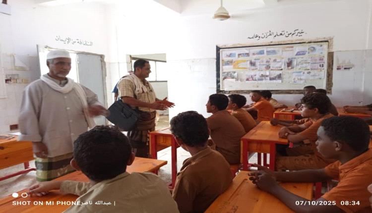 مدير مكتب التربية بأحور يقوم بزيارات ميدانية لعدد من المدارس
