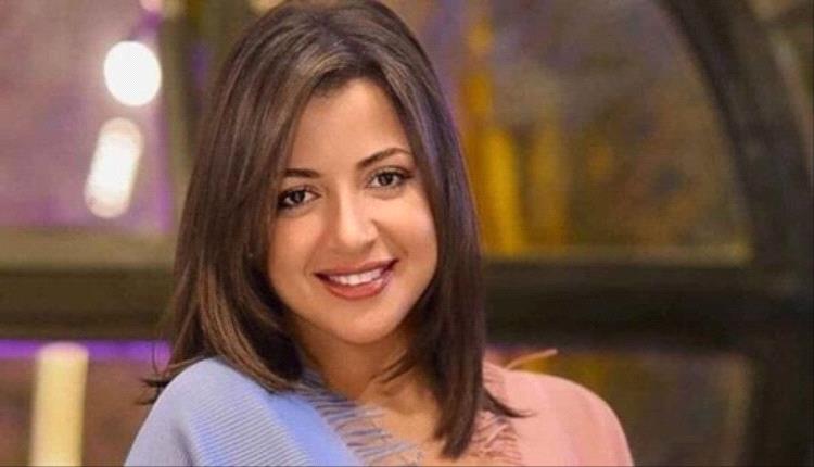 منى فاروق تطمئن جمهورها بعد تعرضها لعدوى فيروسية