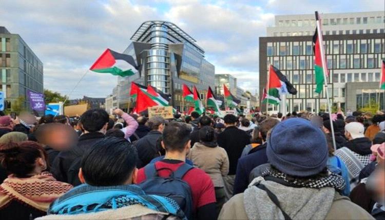 دعما لغـ.ـزة.. عشرات الآلاف يتظاهرون في برلين