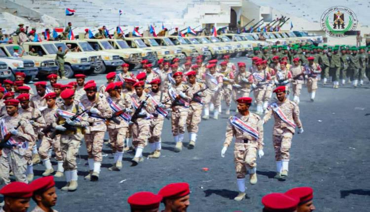 قوات الدعم والإسناد تنفذ عرضاً عسكرياً مهيباً بمناسبة الذكرى 62 لثورة 14 أكتوبر بمحافظة أبين

