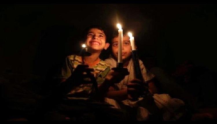 عدن تغرق في الظلام عقب خروج محطات التوليد عن الخدمة