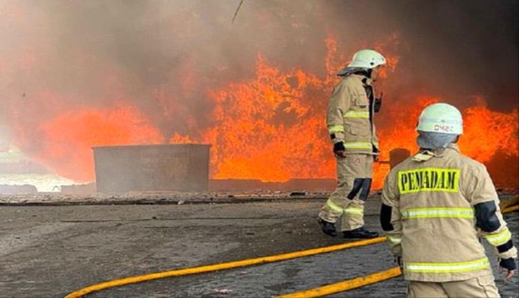 وفيات وإصـ.ـابات في اندلاع حريق بناقلة نفط بإندونيسيا