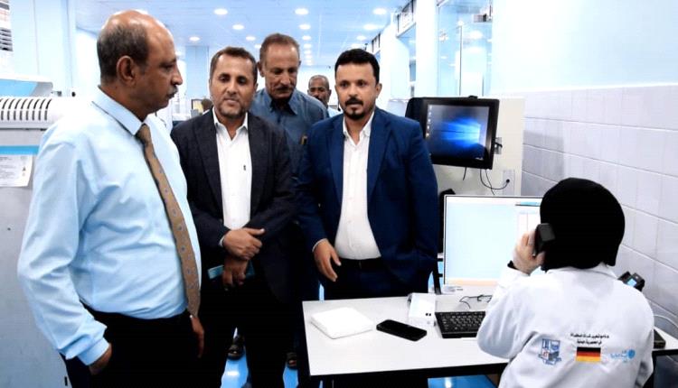 الزامكي يطلع على سير مشاريع التأهيل والتطوير في مستشفى الجمهورية التعليمي بعدن