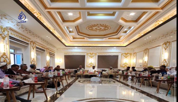 الشعيبي يشارك في اللقاء الأكاديمي الرفيع الذي عقد في ديوان الشيخ سعيد المفلحي بيافع