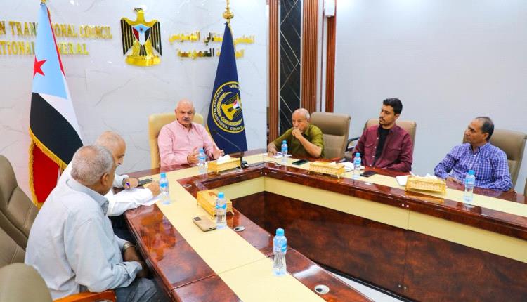 فريق التوجيه والرقابة الرئاسي يعقد لقاءً مع قيادة اللجان المجتمعية في العاصمة عدن
