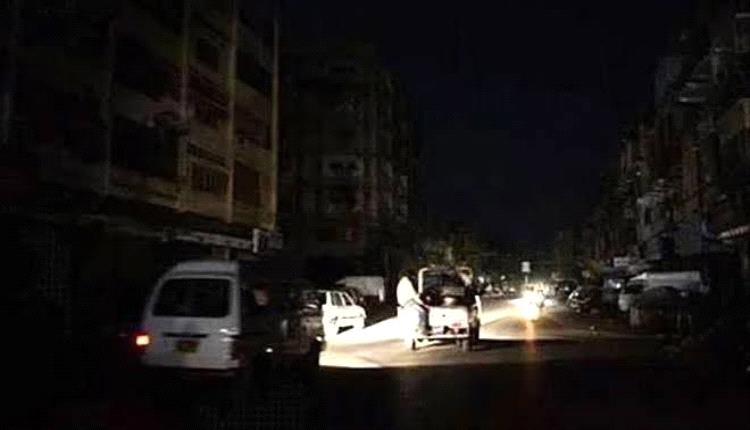 عدن: توقف كلي لمحطات الكهرباء في عدن.... وانقطاع التيار الكهربائي تماما عن مدينة عدن ودخولها بظلام دامس