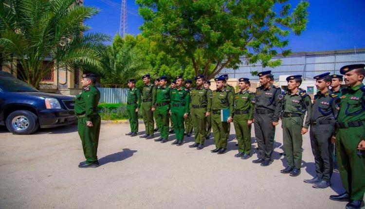 محافظ شبوة ومدير عام الشرطة يلتقيان بخريجي كلية الشرطة حضرموت ويؤكدان دعمهم لتعزيز أمن المحافظة