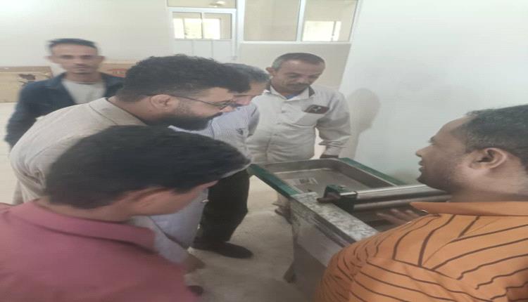 وكيل محافظة الضالع لشؤون المديريات يدشن مشروع النحل مع ممثل الصليب الاحمر
