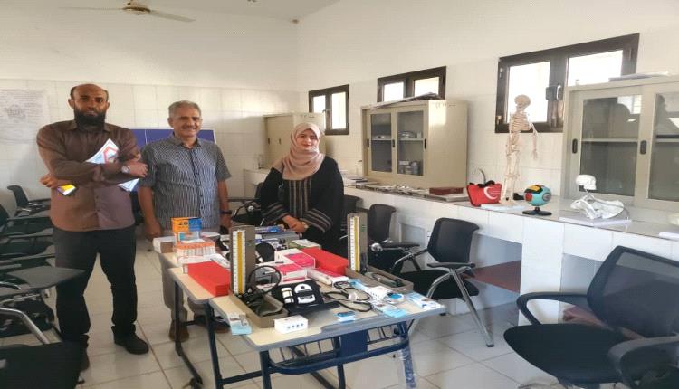 رئيس مجلس كليات عدن يزور كلية عدن التطبيقية بالأزارق ويؤكد دعم تطوير التعليم