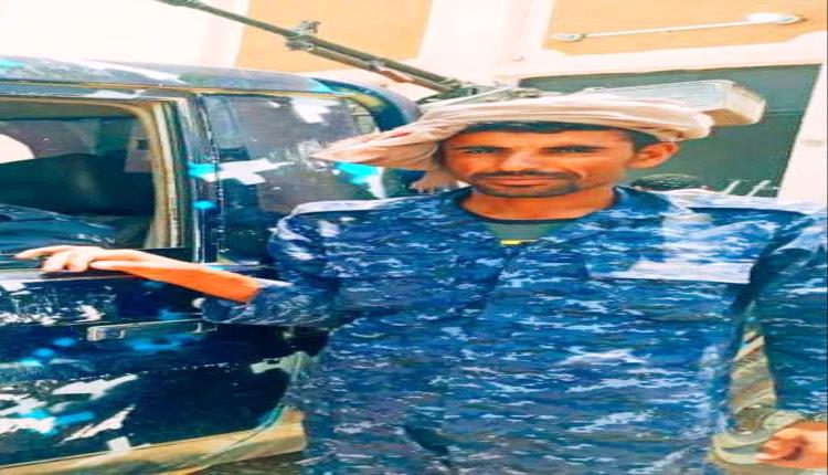 جندي من شرطة محافظة شبوة يعكس قيمة الأمانة والنزاهة ويستعيد مبلغاً ماليًا كبيرًا .