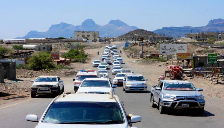 وسط أجواء مليئة بالحزن  ..تشييع جثماني الضحيتين في حادثة الـ.ـقتل..