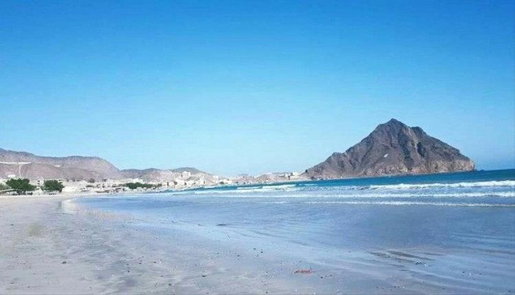 الأرصاد تتوقّع استمرار الأمطار بأجزاء من المناطق الساحلية والجبلية